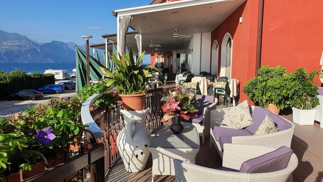 Hotel Merano เบรนโซเน ซูล การ์ดา ภายนอก รูปภาพ