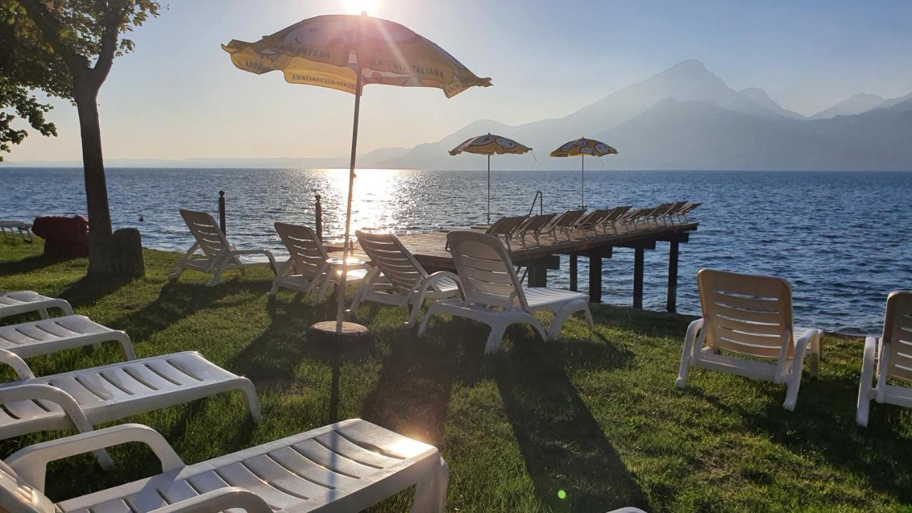 Hotel Merano เบรนโซเน ซูล การ์ดา ภายนอก รูปภาพ