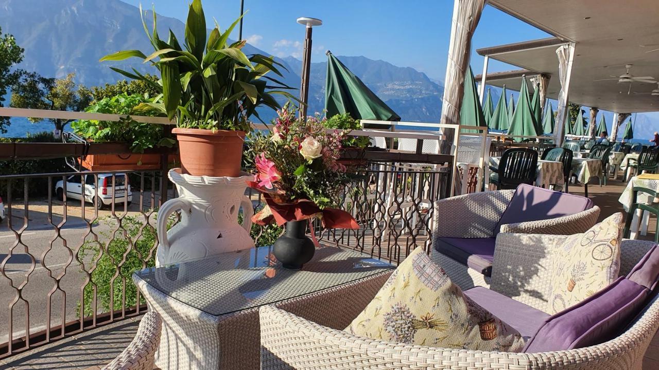 Hotel Merano เบรนโซเน ซูล การ์ดา ภายนอก รูปภาพ